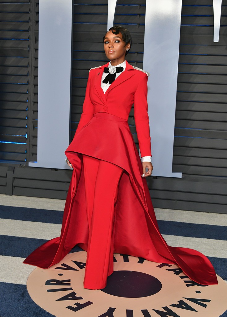 Tiệc hậu Oscar 2018: Sao nữ vô danh bỗng hot nhất sự kiện vì để lộ hết vòng 1